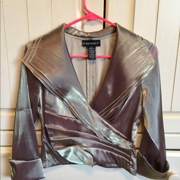 Cachet wrap blouse.  Perfect for the holidays! - Picture 1 of 3